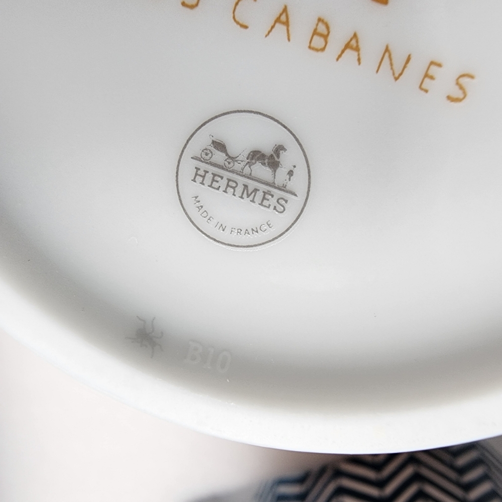 GIFTABLE Hermès Les Cabanes Set of 2 Herringbone Mugs - Picture 9 of 12